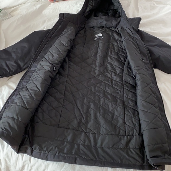 North Face Women’s Long Jacket - Picture 5 of 8